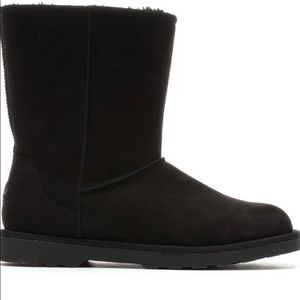 Makalu black boots